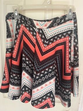 Popular Basics Coral, Black & White Geometric Skater Skirt Size L